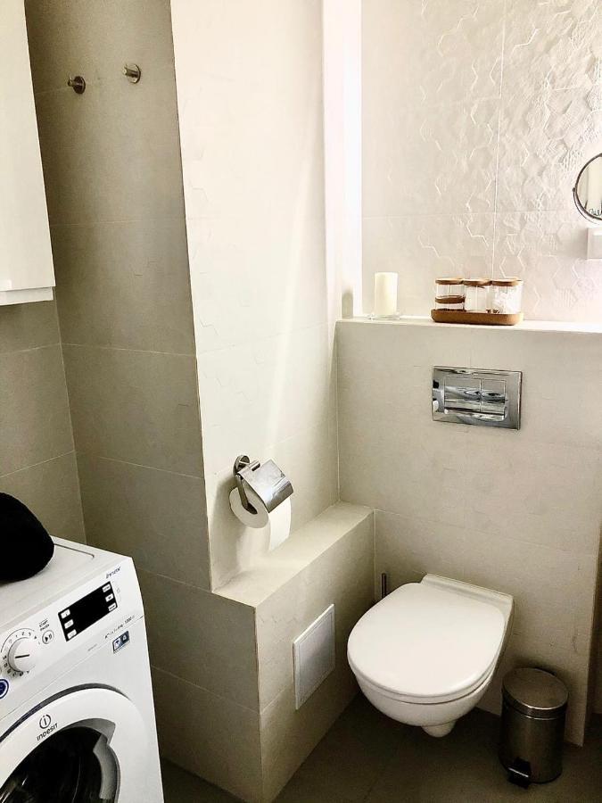Apartment Klobucka วอร์ซอ ภายนอก รูปภาพ