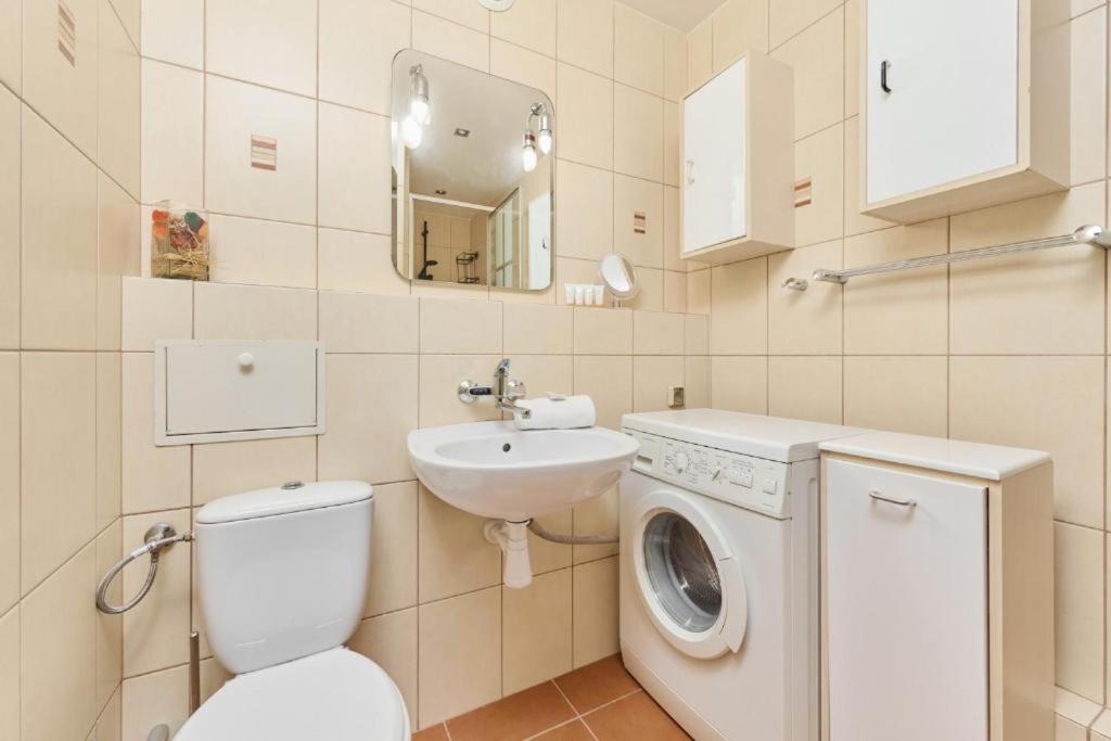 Apartment Klobucka วอร์ซอ ภายนอก รูปภาพ